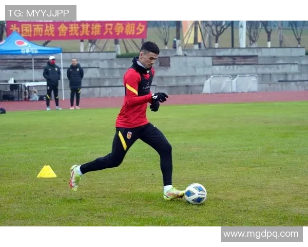 大腿最粗的足球明星揭秘他的训练秘笈与饮食习惯